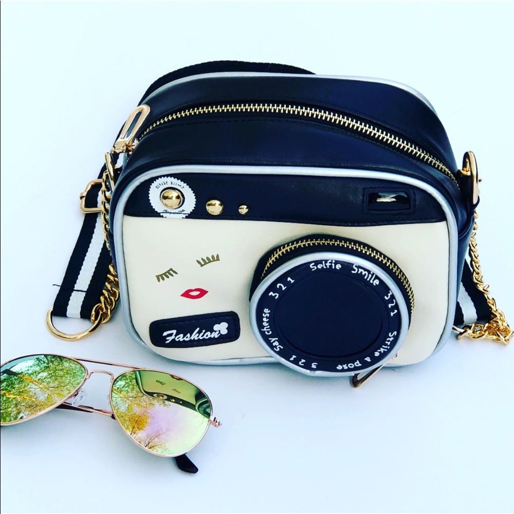 Restocked New Very  Adorable Compact Bag - Picture 2 of 8